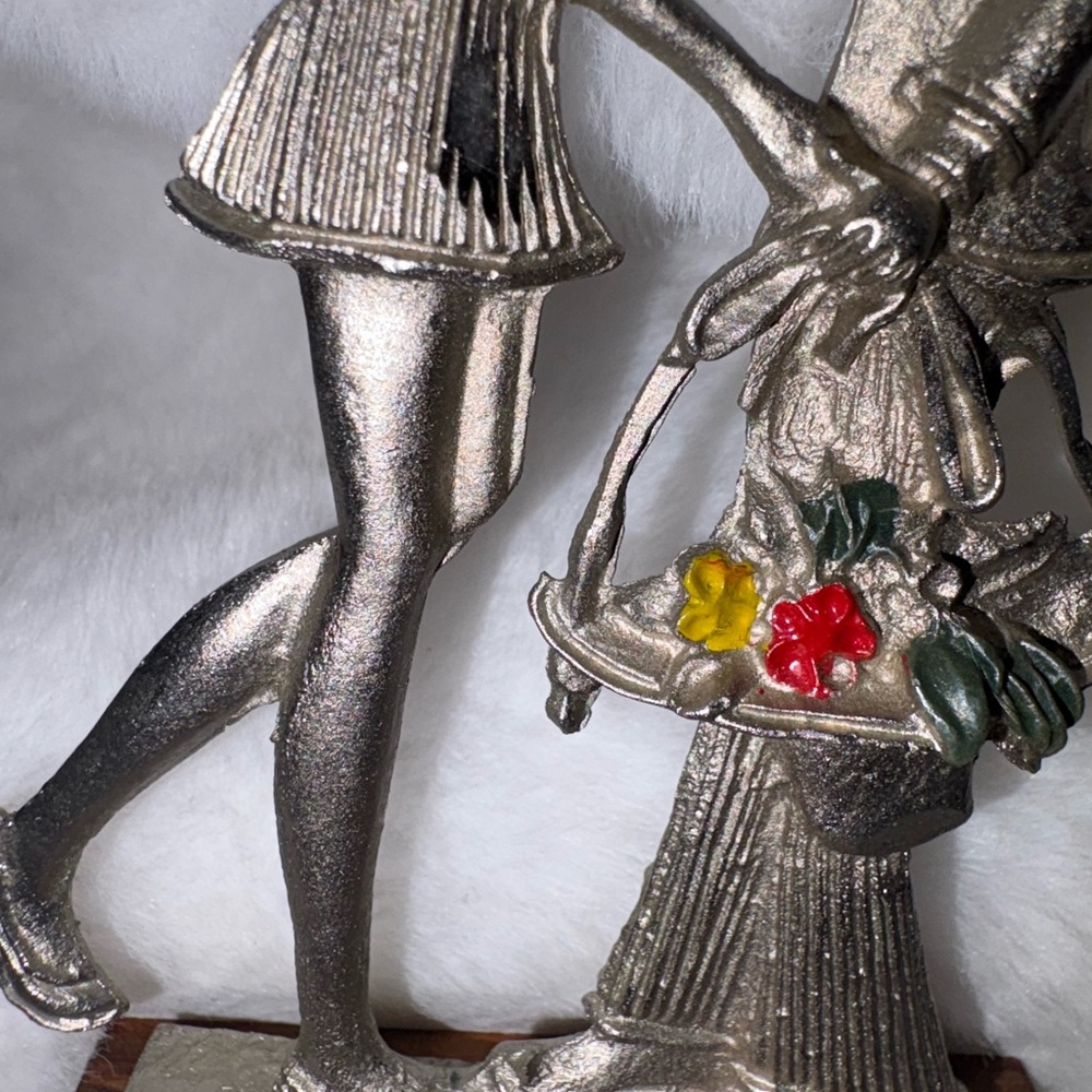 Vintage Pelco pewter Romantic Couple Sculpture made in Italy - Picture 5 of 14